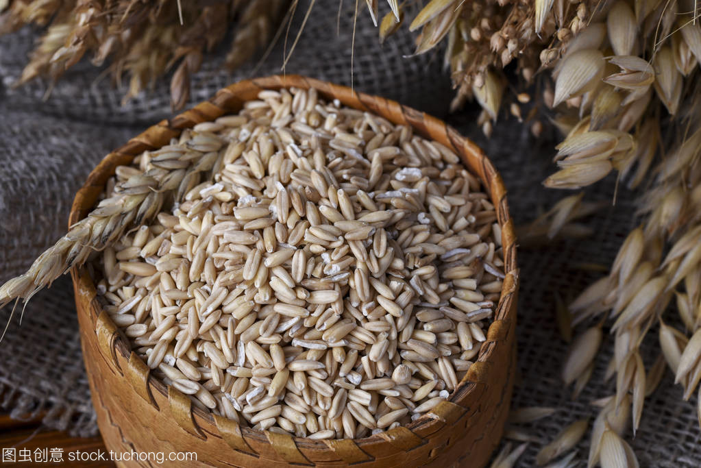 谷物儲(chǔ)藏與農(nóng)耕文化的交融 從柳條盒中的燕麥到棉田中的谷穗